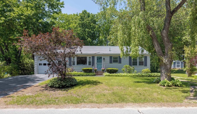'A Wave From It All Bungalow' serene 3-bed near beaches. Perfect for families