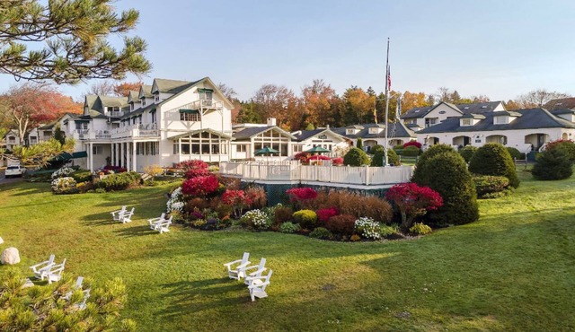 ADA Lodge | 2 Queens + Partial Ocean View