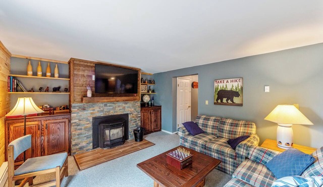 Adirondack Retreat | Heated Pool + Game Room with Billards + Foosball | Cloud
