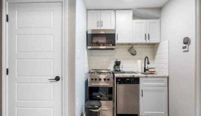 An Elegant & Comfy 2- Bedroom 2-Bathroom Ensuite in Calgary