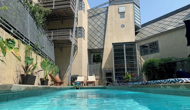 Architect's Modern Castle: Heated Pool/KU Adjacent
