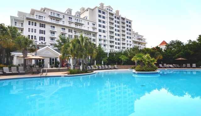 Aug 4-9 Now Open* Charming Resort Condo Lagoon Style Pool* Hot Tub * Tram Incl'd