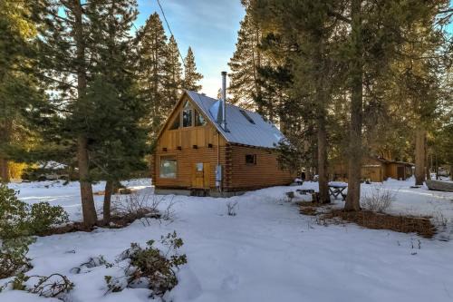 Augies Authentic Log Cabin Pets Welcome