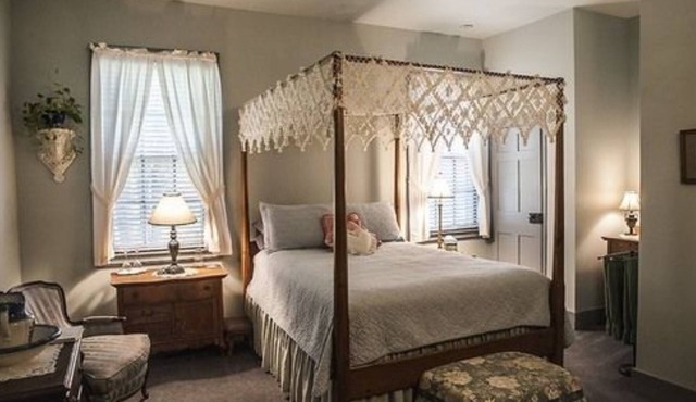 B&B at Oliver Phelps