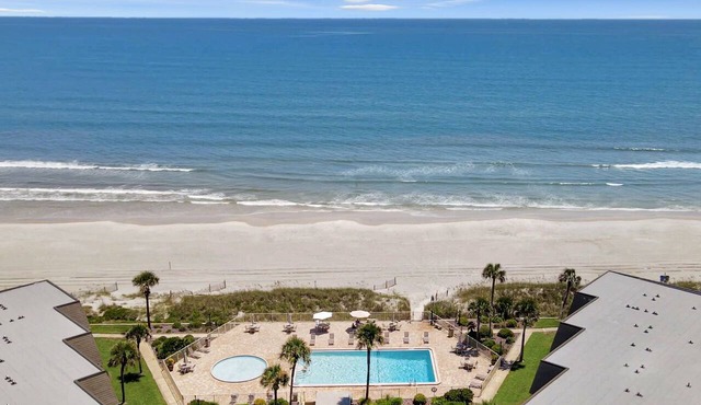 B207 Oceanfront Townhome at Crescent Beach, St. Augustine, B207: Shore Beats Work