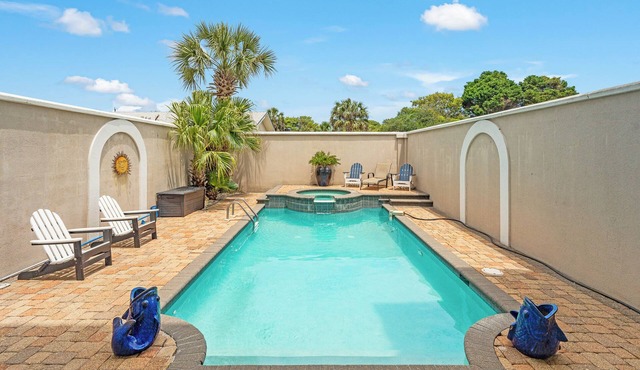 Beach Front- HEATED Inground Pool-Hot Tub-Arcade Games-New Interior Decor