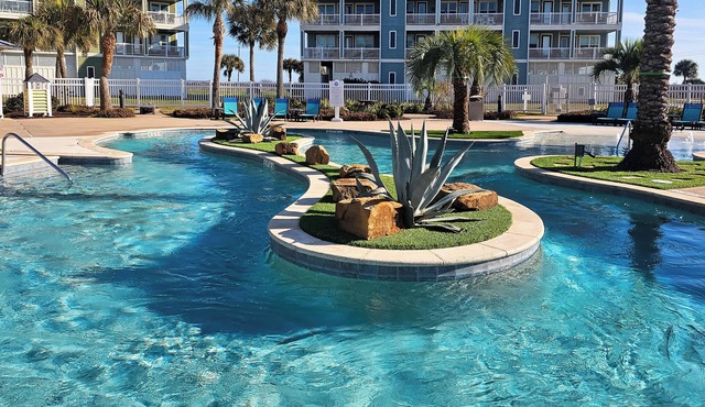 Beach + Pool Access: Resort Getaway in Galveston!