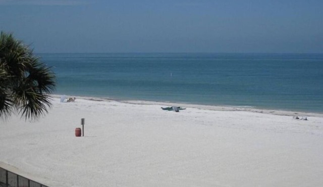 Beachfront 3BR/3BA Gulf Condo - Heated Pool, 2 Hot Tubs, Gated - Monthly
