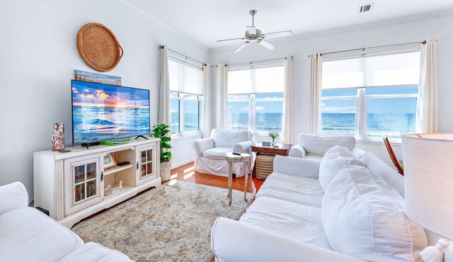 Beachfront home! Sleeps 13! Now Pet Friendly! 5 star reviews Galore!