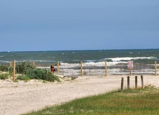 Beachview Beauty steps to the beach in West G Town
