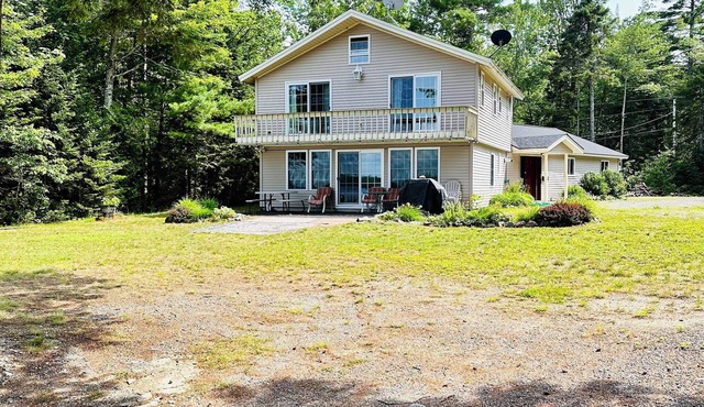 Beautiful and private lakefront home on the sandy shores of South Twin Lake