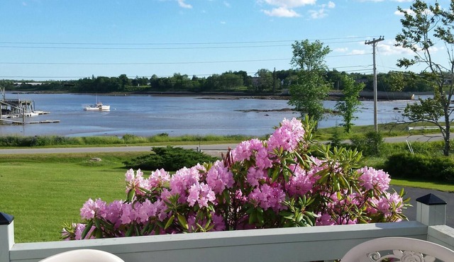 Beautiful Bay View Home, 1hr to Bar Harbor/Acadia National Park