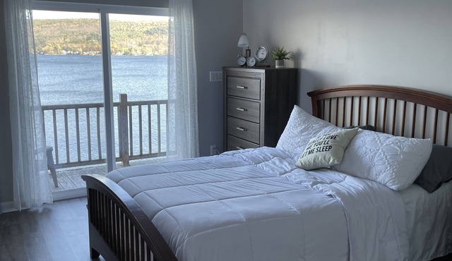Beautiful Big Lake Front House W/gorgeous lake views