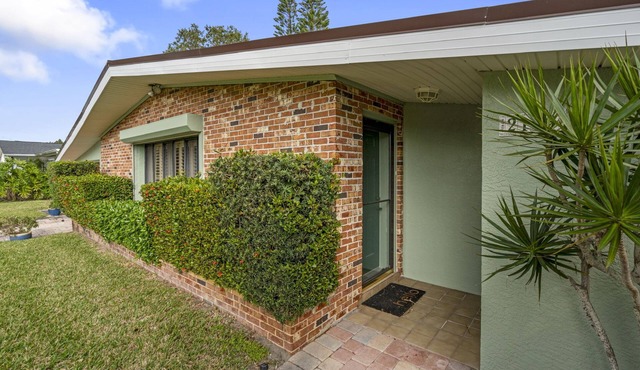 Beautiful family-friendly beachside home