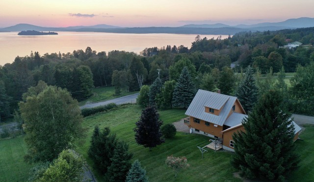Blue Spruce - Close to town with views of Rangeley Lake