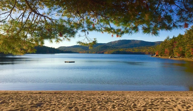 Boathouse Cottage. Private Beach. Sunset, Mountain, Lake Views. Near Acadia NP!