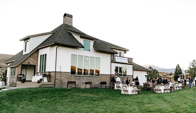 Breathtaking Cottage with Hot-tub in Eagle Mountain, Utah in Eagle Mountain