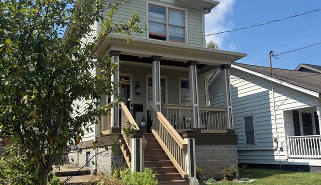 Bright & Airy 2-bed, 2.5-bath house in historic Germantown, Nashville
