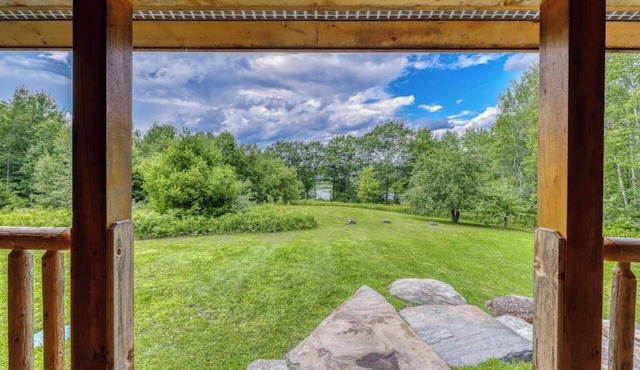 Bright three-level home with water views, jetted tub, firepit, and pool table in Jacksonville
