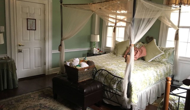 Brookside Inn At Laurens