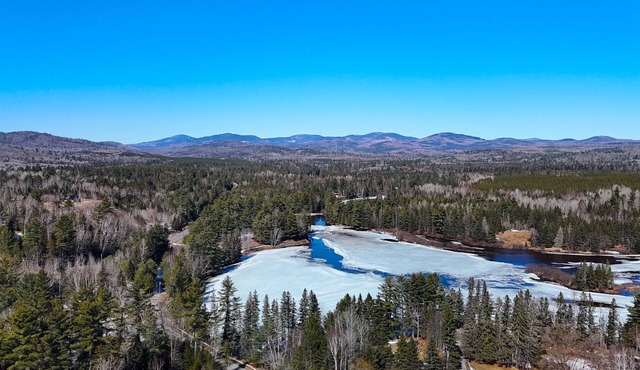Buck's Den - Snowmobile Trails, Trailer Parking, Near hiking, golfing, Sugarloaf