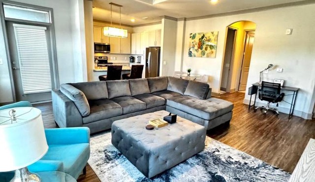 Buckhead Oasis - Spacious 2bd, 2ba with Private Balcony
