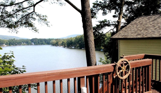 Captain's Quarters -Goodyear Lake near Cooperstown