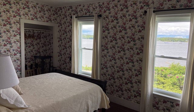Captain's Quarters - Seaside Suite on Popham Beach!