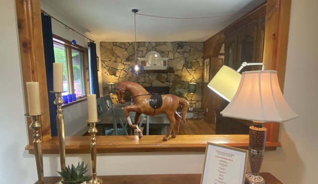 Catskill Mt Retreat Close to Windham &Hunter Ski Resorts & Hudson Train Sleeps 6