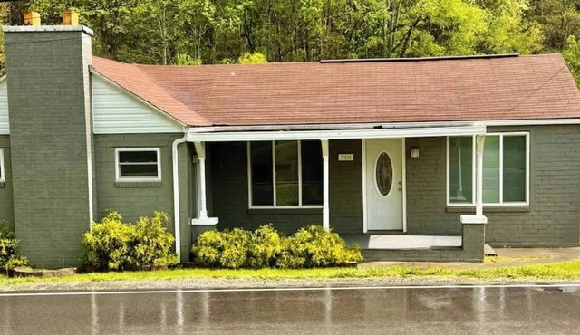 Cavalier Cottage - Within Minutes to UVA Campus in Wise