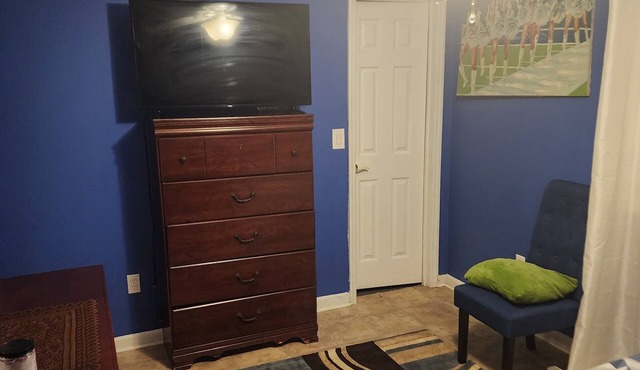 Charming 1-bedroom house with AC and WiFi in fabulous West Haverstraw