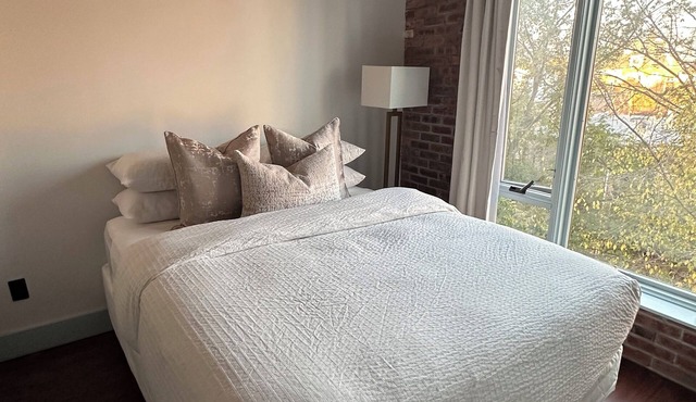 Charming 3-bedroom apartment with AC, fitness room in wonderful Brooklyn