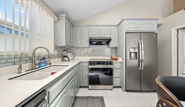 Charming 3-bedroom house with AC and WiFi in brilliant Seal Beach