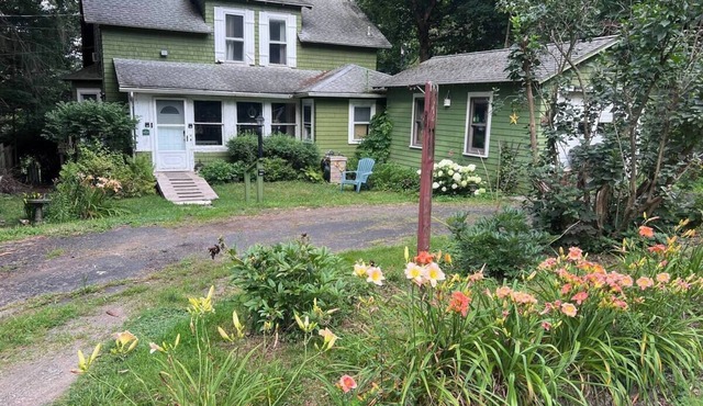 Charming 3-bedroom house near Chautuaqua Insitituion awaits you