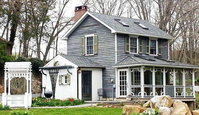 Charming Cottage Getaway with an Indoor Fireplace in Chester Springs, Pennsylvania