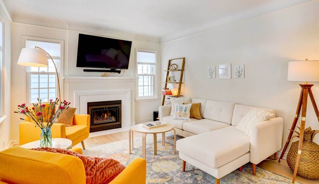Charming Minneapolis Home < 1 Mi to Lakes!