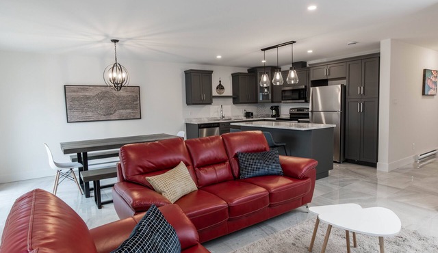 ⋆Charming, modern, luxury house with garage⋆ in Riverview