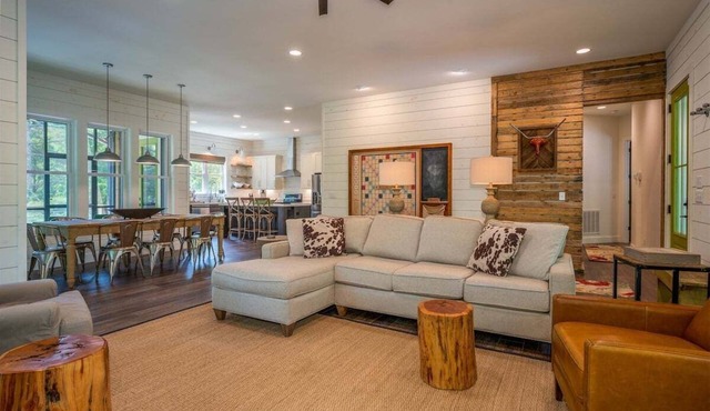 Chestnut Cottage Luxury w/Fireplace