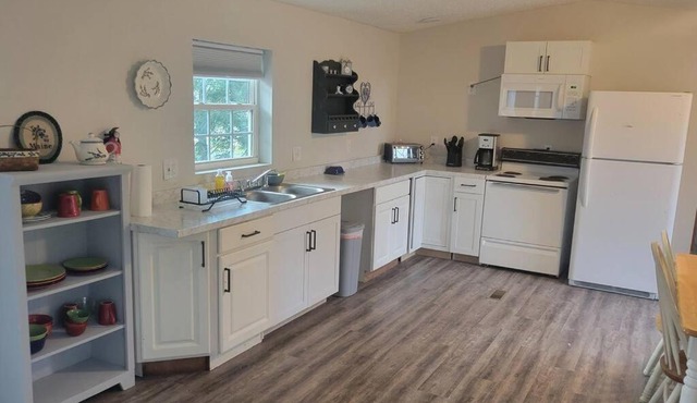 Convenient Rural Retreat