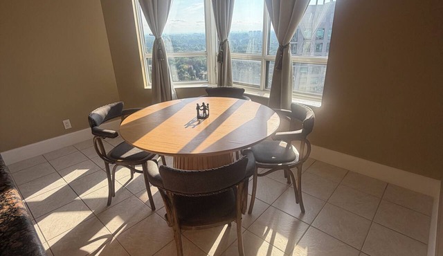 Corner unit 3-bedroom, 3-bath condo with gym, pool, parking, and CN Tower view. in Toronto