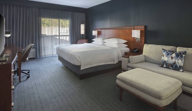 Courtyard by Marriott Norwalk in Norwalk