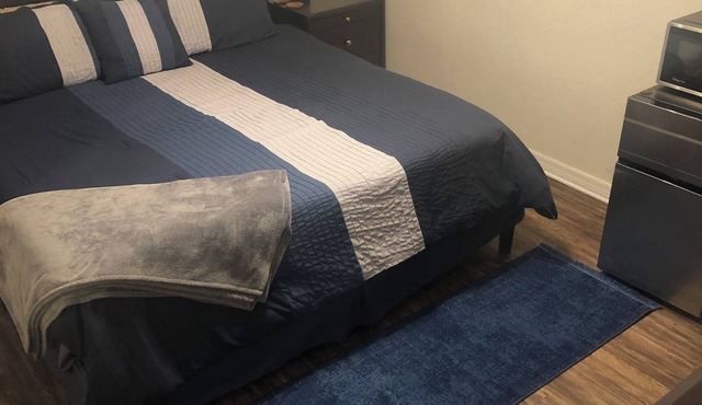 Cozy 1-bedroom condo in charming Orlando with AC, fitness room, WiFi
