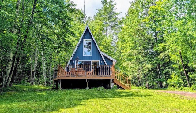 Cozy A - Frame Cabin with Hot Tub - 6 min to Gore Ski Resort