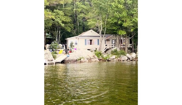 Cozy Camp on North Pond in Smithfield