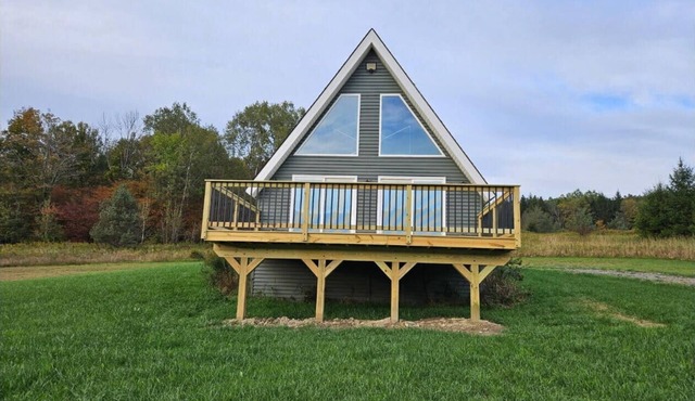 Cozy Charming Cabin in lovely Newark Valley with beautiful sunsets