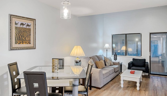 Cozy Coastal 3BR Townhome by the Beach - Close to Mayport Naval Base & Mayo