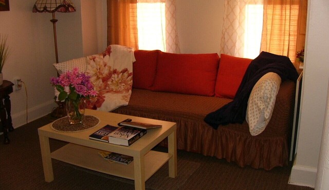 Cozy, comfortable and conveniently close to historic downtown Stroudsburg!