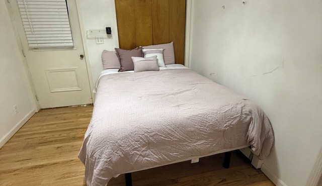 Cozy Hideaway You'll Never Want to Leave Plus Tempurpedic Massage bed