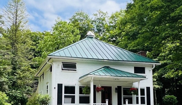 Cozy Historic Schoolhouse by Otisco Lake/5bedroom
