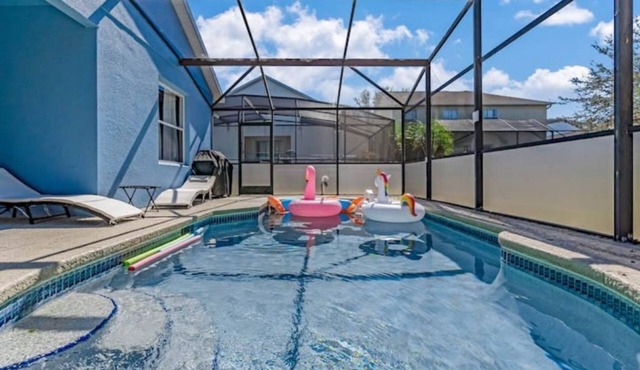 Cozy Home with Private Pool and Game Room in Davenport
